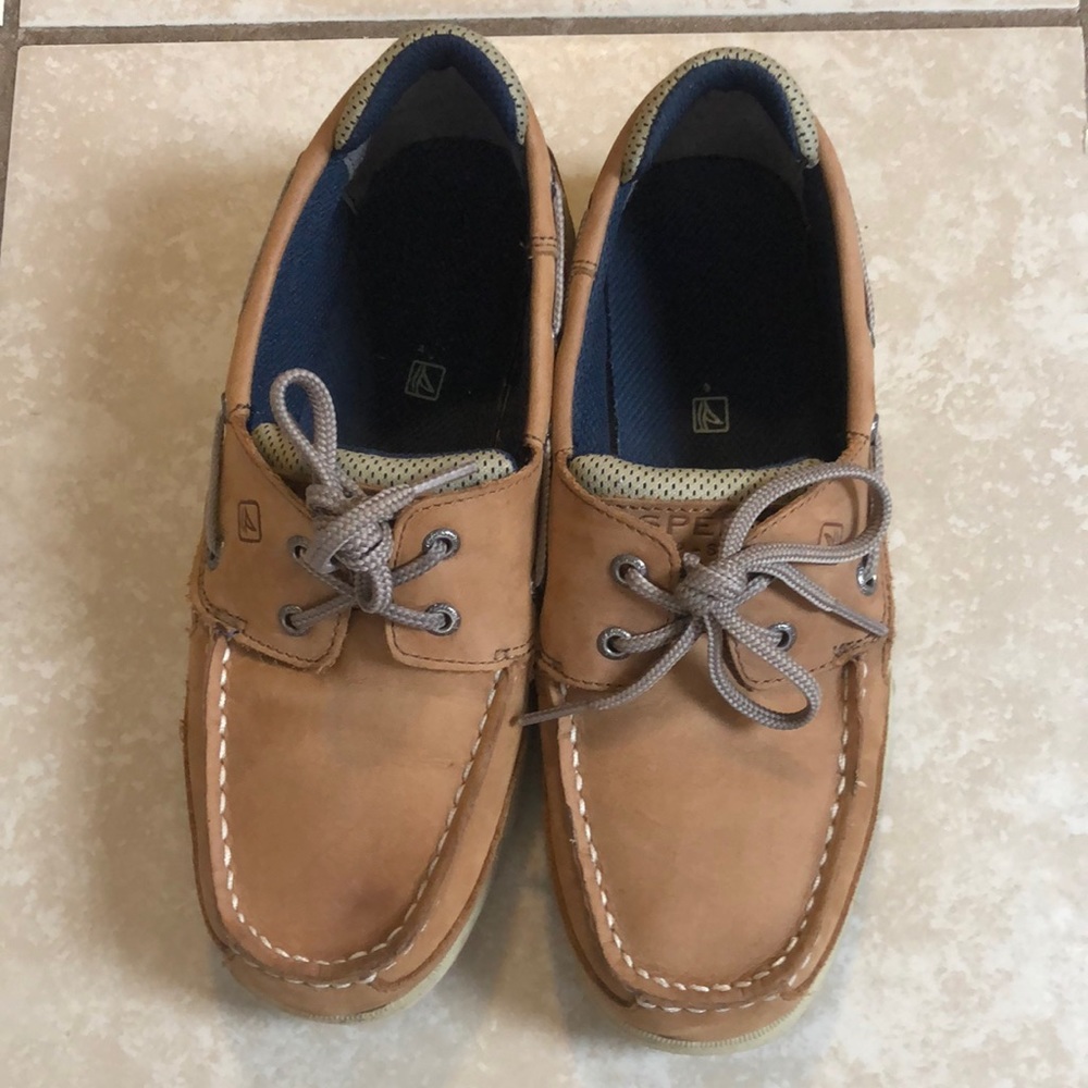 Sperry Lanyard slip on boys size 5